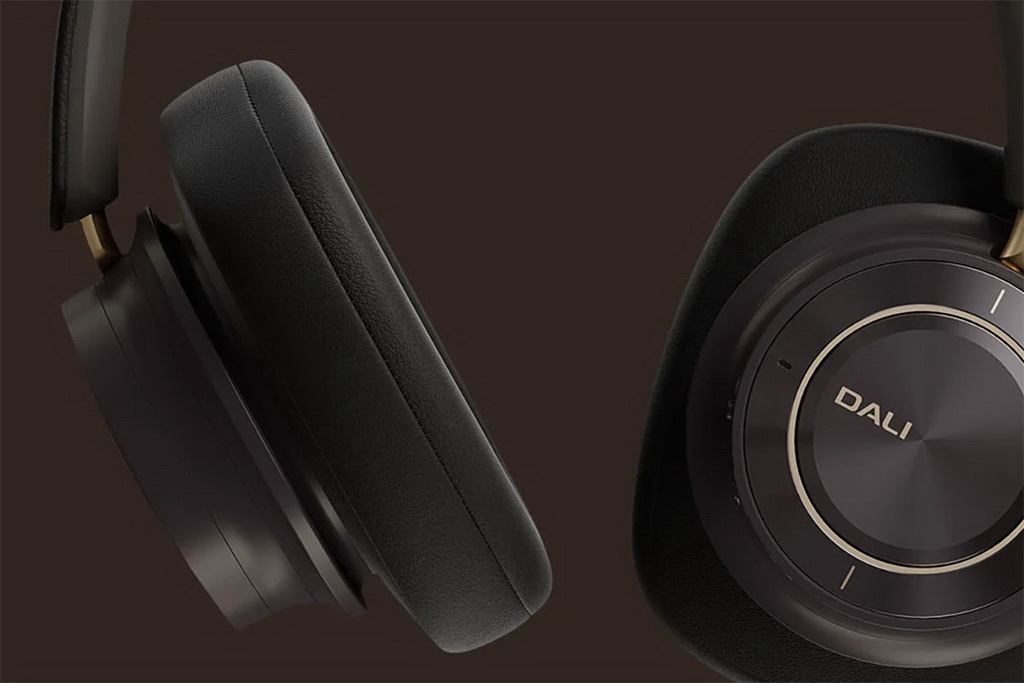 Dali-IO-12-Over-ear-Headphones-Featured-01.jpg