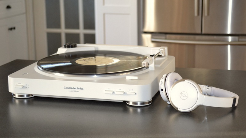 Audio-Technniica-Bluetooth-turntable-and-headphones-review.jpg