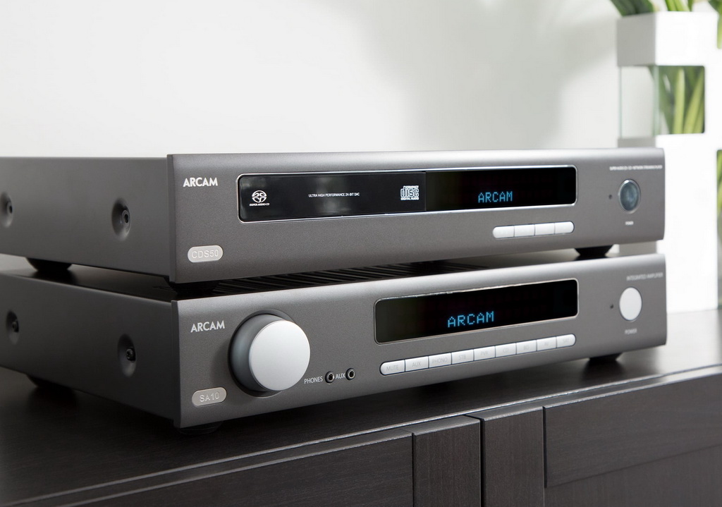 Arcam_CDS50_SACD_Player_03_Lifestyle.jpg