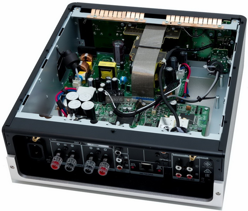 Denon-DRA-100-inside_big.jpg