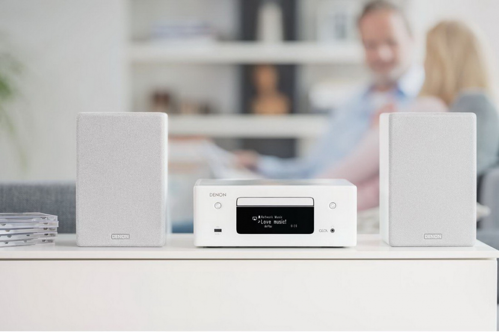 Denon Ceol N10 lifestyle white 2.jpg