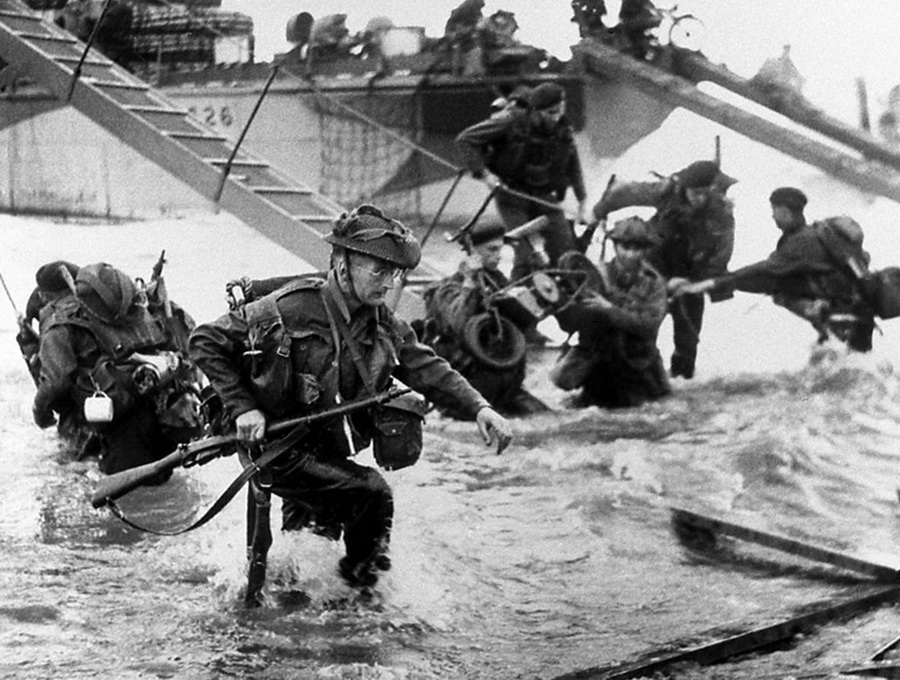 D day from the axis. Битва в нормандии 1944. Операция хаски 1943. 27 июня 1944. Игры с высадкой на омаха бич.