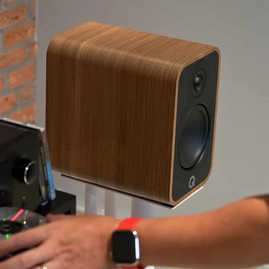 Музыкальный центр Marantz M-CR612 & Q Acoustics 5020 Rosewood