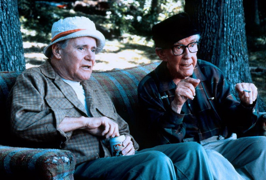 Два деда быстро. Уолтер Маттау старые ворчуны. Бёрджесс Мередит старые ворчуны. Старые ворчуны разбушевались (1995) (Grumpier old men).