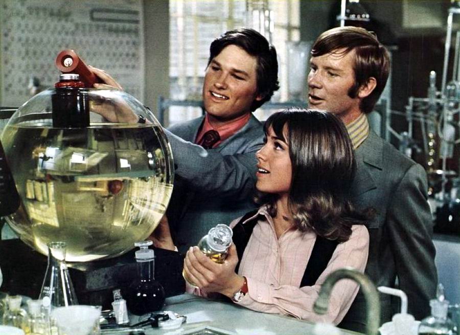 He for you now. Kill him now. What are you doing game. Картинка what are you doing. Kill him бабка.