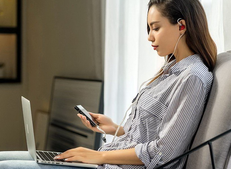 FiiO M9 lifestyle 6.jpg