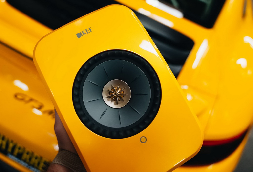 KEF_LSXII_SY_Porsche_01.jpg