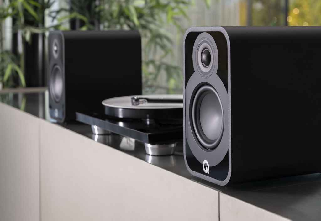 Q Acoustics 5010_black_lifestyle.2.jpg