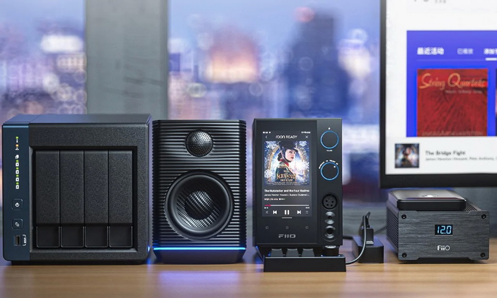 fiio-wzmacniacz-sluchawkowy-z-dac-r7-czarny-intuicyjna-obsluga.jpg