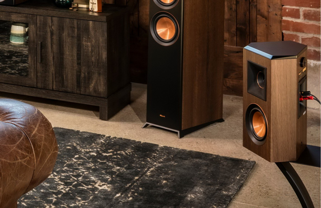 Klipsch_Reference_Premeire_Lifestyle_125.jpg