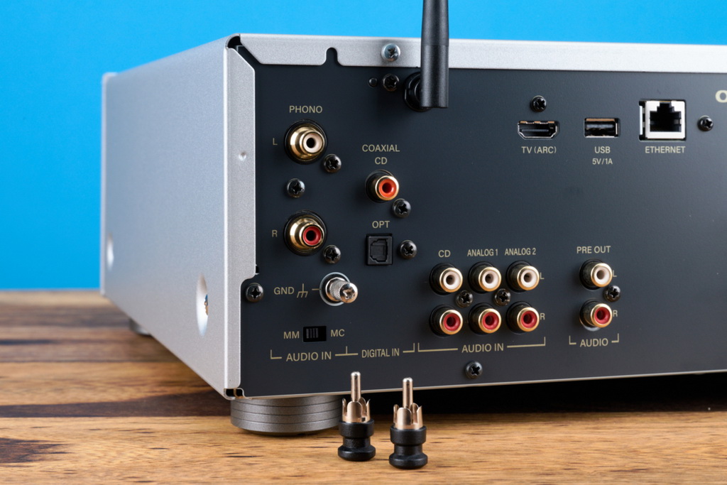 onkyo-a-50-rueckseite-eingaenge-phono-1080x720.jpg
