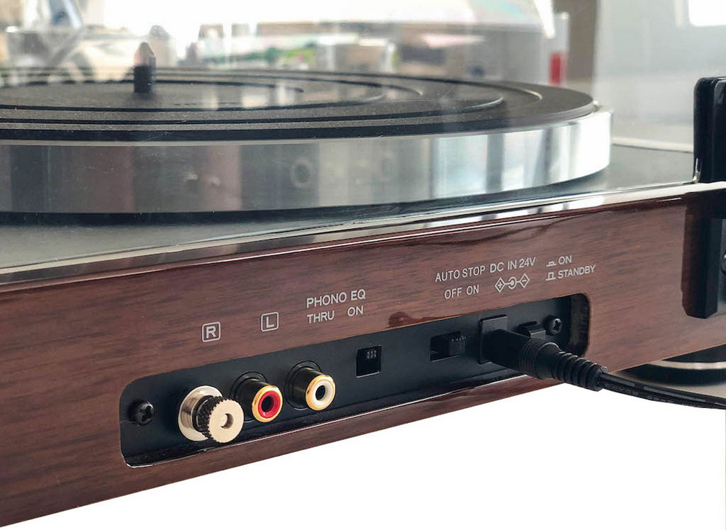 Thorens TD 402 DD wal 2.jpg