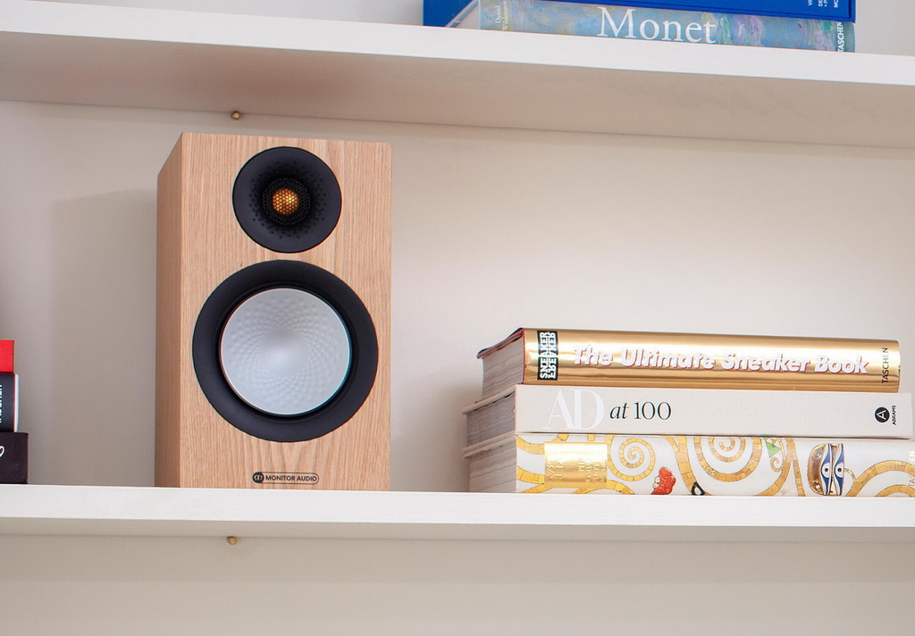 ma_silver_50_ash_lifestyle (1).jpg