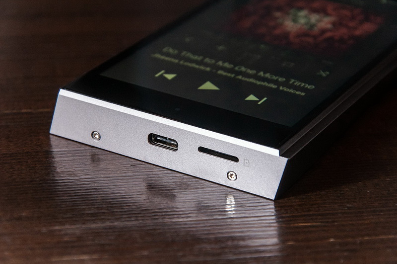 astell-kern-a-futura-se100-hands-on-4-1500x1000.jpg