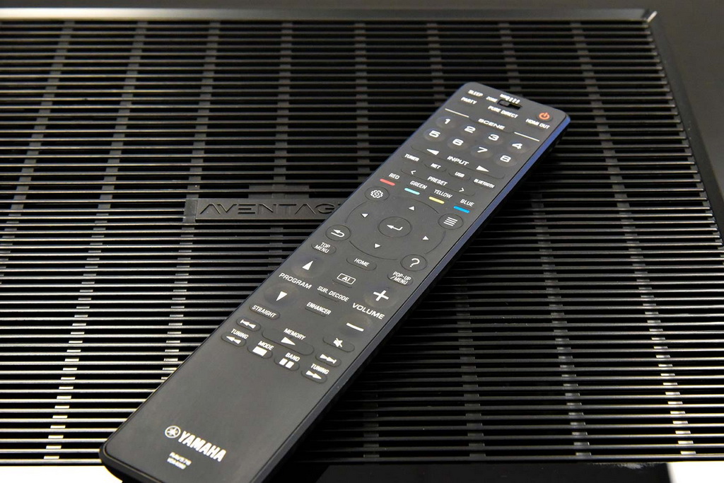 Yamaha-RX-A6A-Fernbedienung.jpg