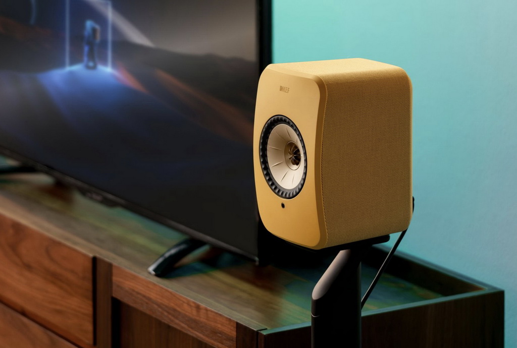 kef-lsx-wireless-powered-bookshelf-speakers-amber-haze-hero-stereophonic.jpg