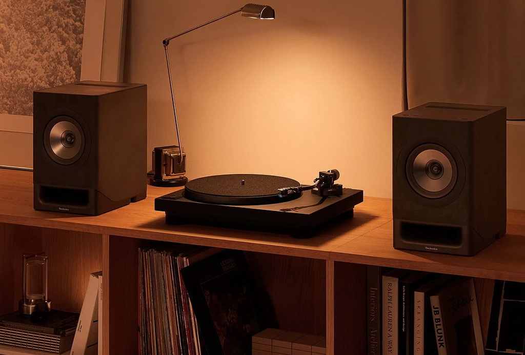 9-technics-sl-40cbt-blackf.jpg