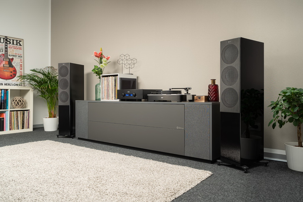 190828.KEF-R7.2-3.jpg