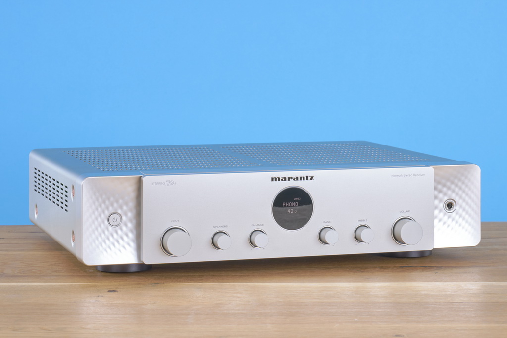 marantz-stereo-70s-vorderseite-perspektive-links-2048x1365.jpg