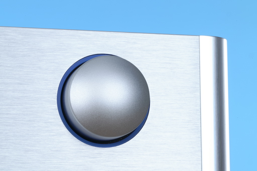 rotel-ras-5000-detail-volumenregler-2048x1365.jpg