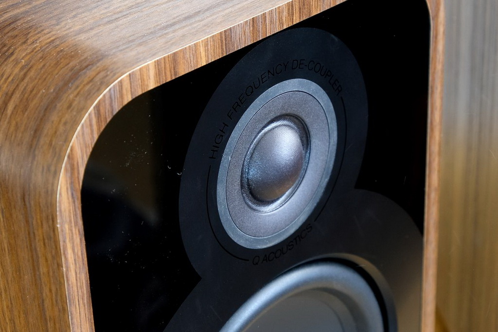 test-regallautsprecher-q-acoustics-5020-highlight-hammer-seidenkalotte-hochtoener.jpg