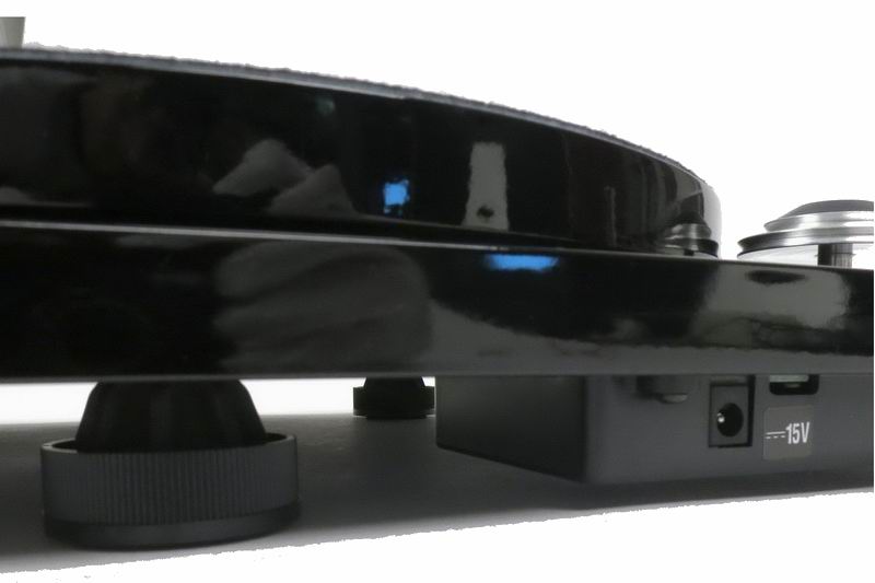 Pro-Ject Essential III bl 81.jpg