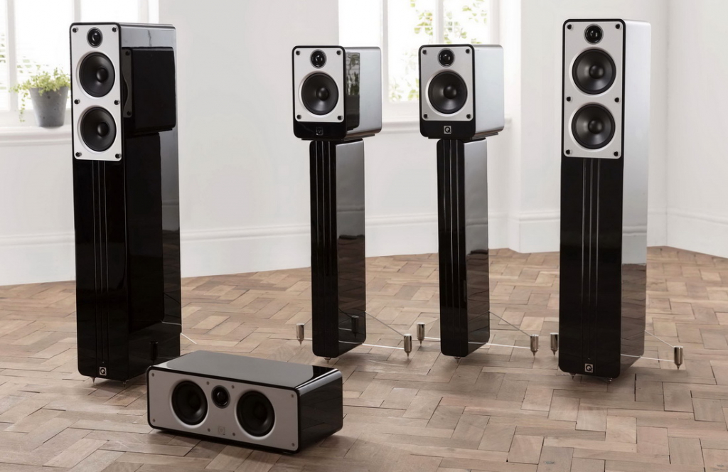qacoustics_concept_5.0_plus_package_gloss_black_grillesoff_withstands_lifestyle.jpg