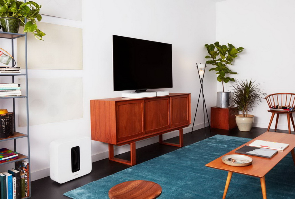 Sonos PlayBase lifestyle wh 67.jpg