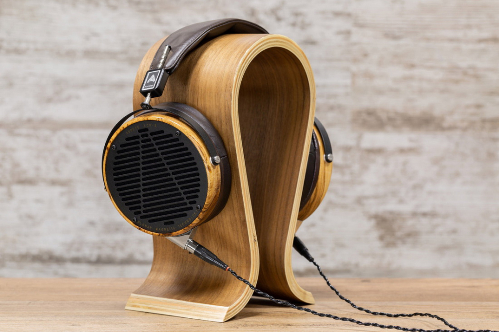 Audeze LCD-3 21.jpg