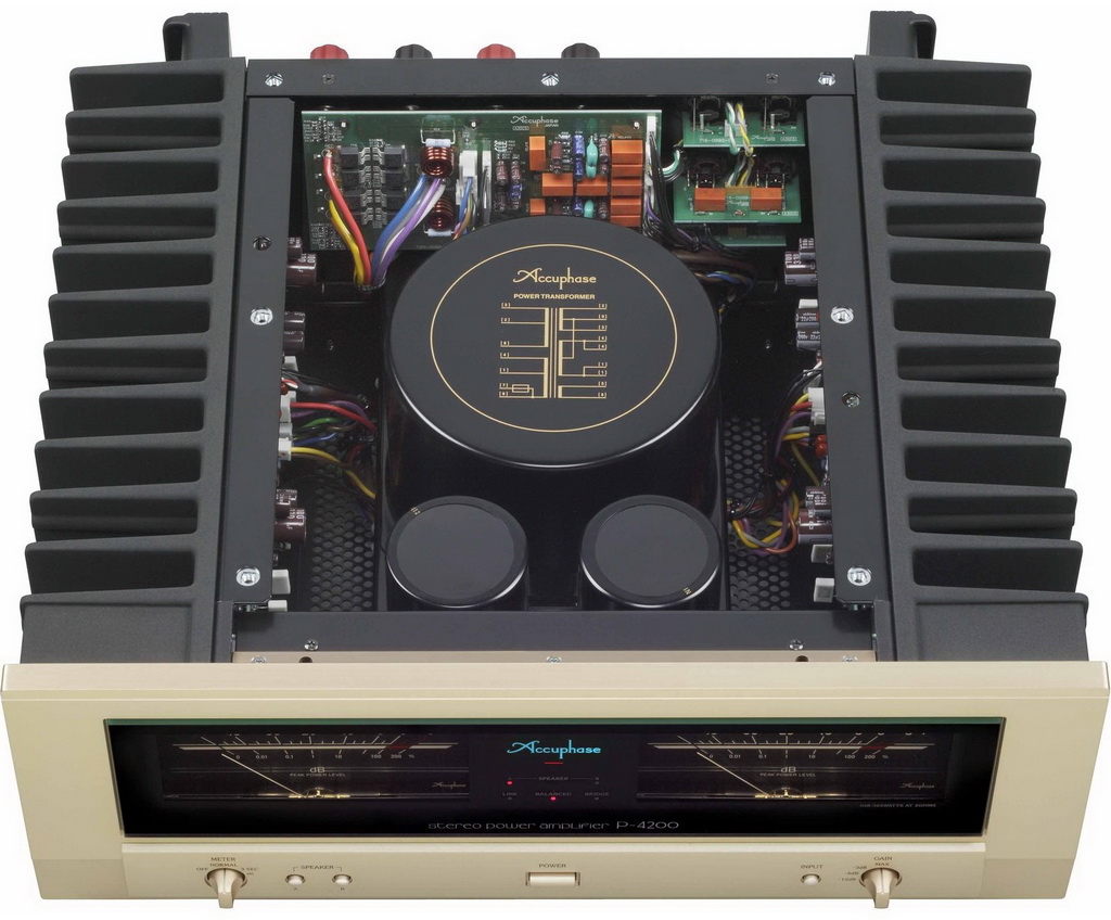 accuphase p-4500 3qq.jpg