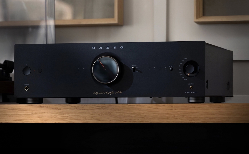 Onkyo-Icon-A-50-black-on-shelf-beside-turntable_2000x2000.jpg