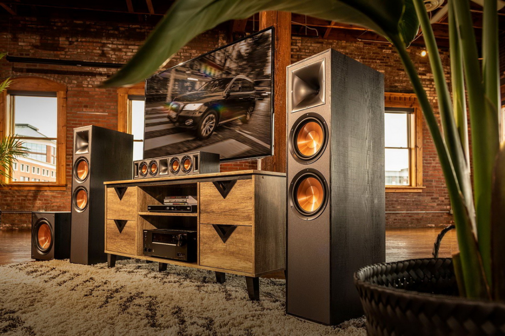 R-625FA DOLBY ATMOS 4.jpg