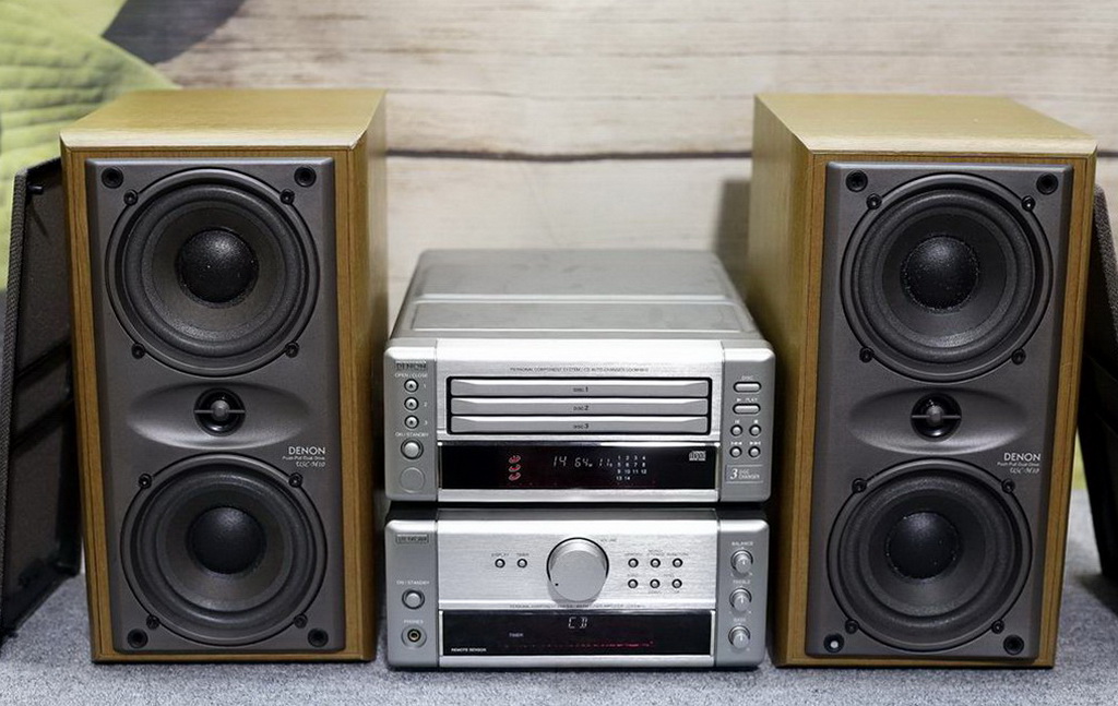 denon d m10 f.jpg
