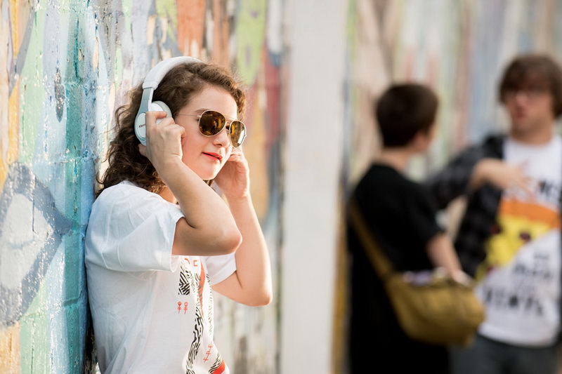 Klipsch Reference Over-Ear Bluetooth bl 9.jpg