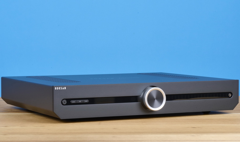 roksan-attessa-streaming-amplifier-schraeg-links-2048x1152.jpg