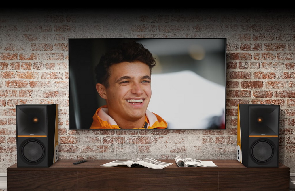 The-Nines-McLaren-in-Front-of-Brick-Wall-Lando-Norris-on-tv2.jpg