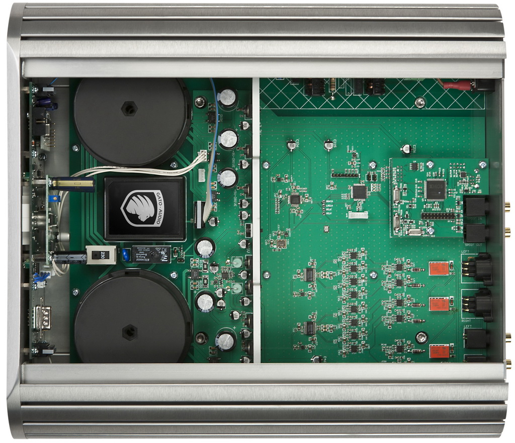 Gato Audio CDD-1 High Gloss Black 2.jpg