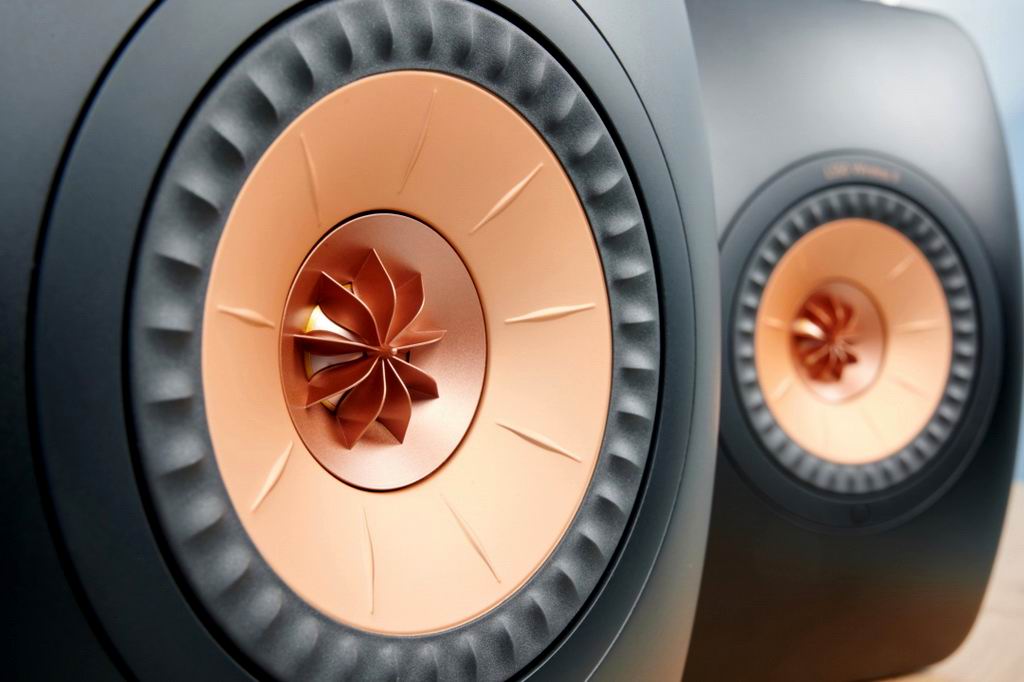 kef-ls50-detail-schraeg-1080x719.jpg