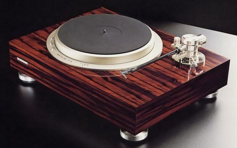 Pioneer PL-70LII.jpg