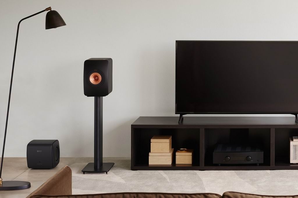 kef_lifestyle_ls50meta_carbonblack_withs2floorstand_kc62_entertainment__large_full.jpg