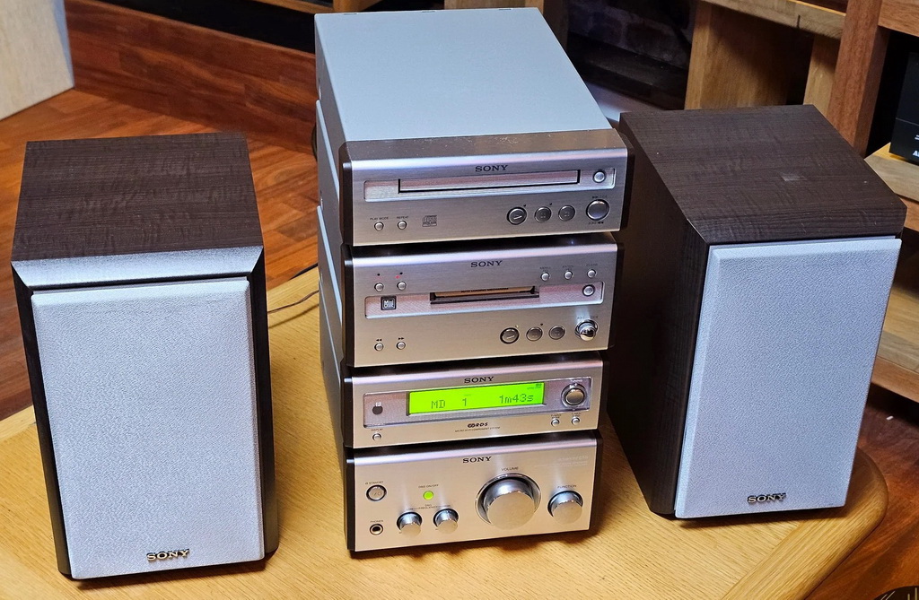 Sony CMT-SP55MD 3.jpg Sony CMT-SP55MD 3.jpg