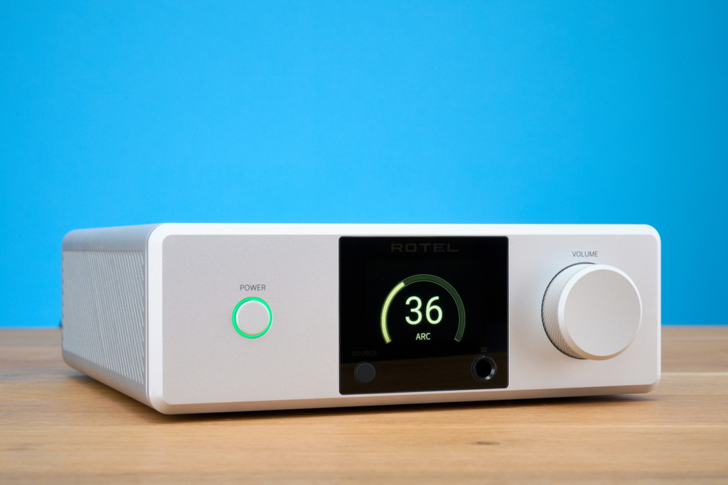 rotel-dx-5-vorderseite-perspektive-links-1-1080x720.jpg