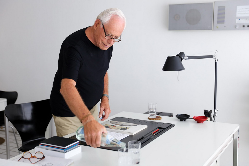 vdf-screentime-gary-hustwit-dieter-rams_dezeen_2364_col_14.jpg