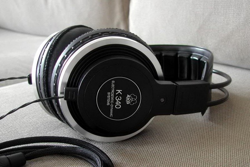 AKG K-340.jpg