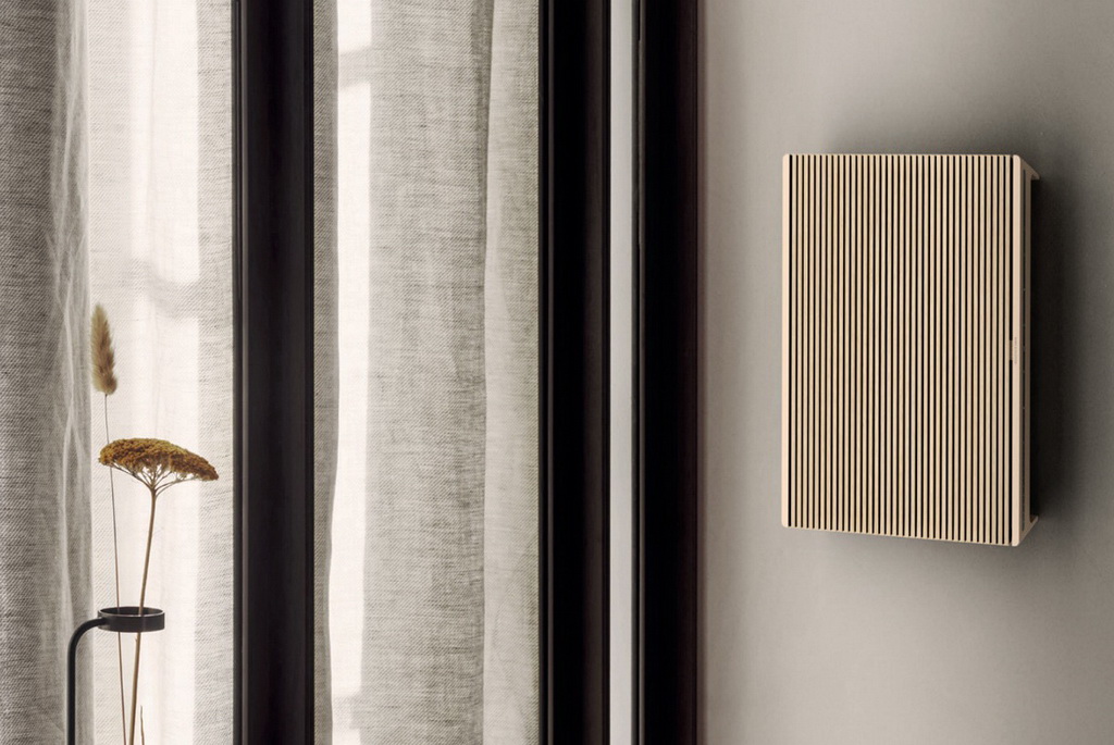 Bang Olufsen Beosound Level 12.jpg