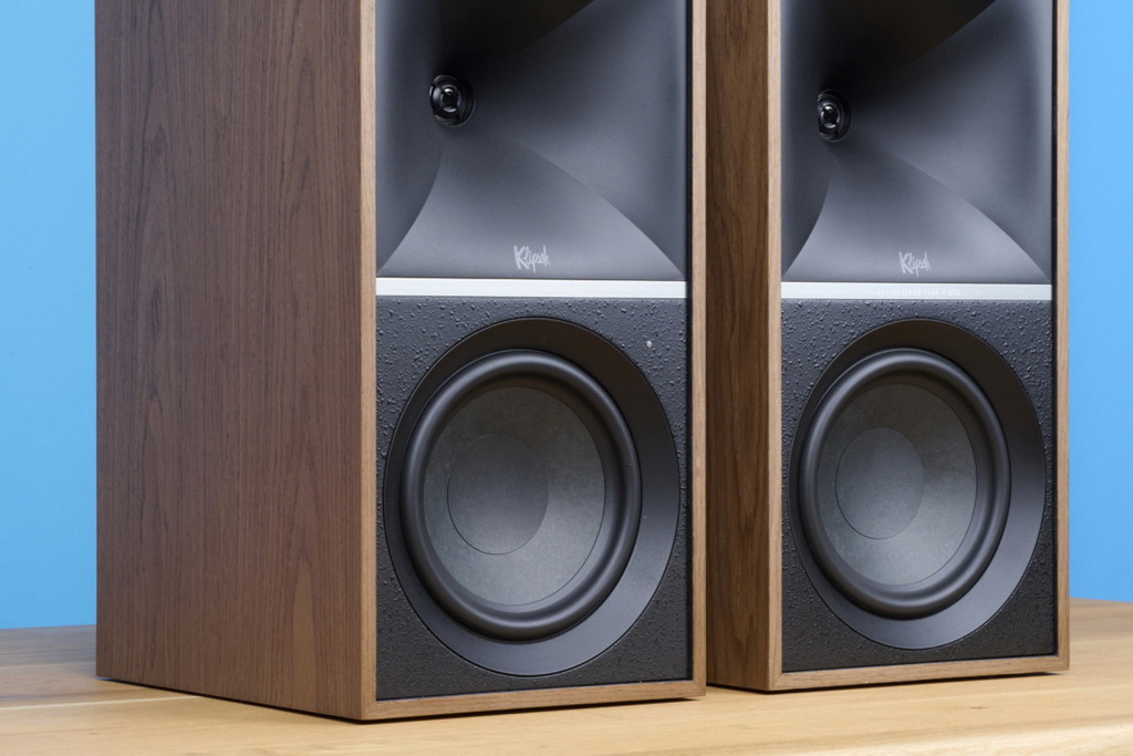 klipsch-the-sevens-perspektive-links-paar-tieftoener-1080x720.jpg