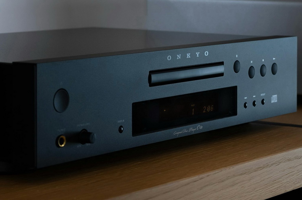 Onkyo-C-30-CD-Player-angled-closeup-on-wood-shelf-in-moody-light_2000x1000.jpg