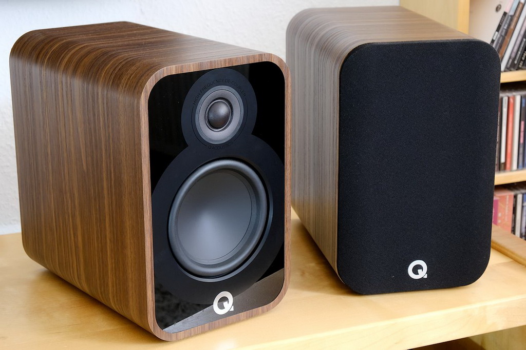 test-regallautsprecher-q-acoustics-5020-highlight-hammer (1).jpg