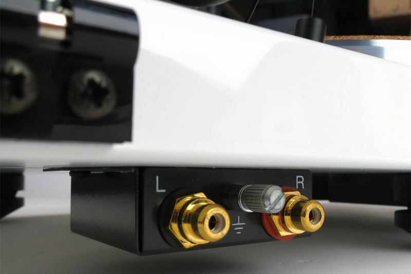 Pro-Ject 1-Xpression Carbon Classic wh 51.jpg