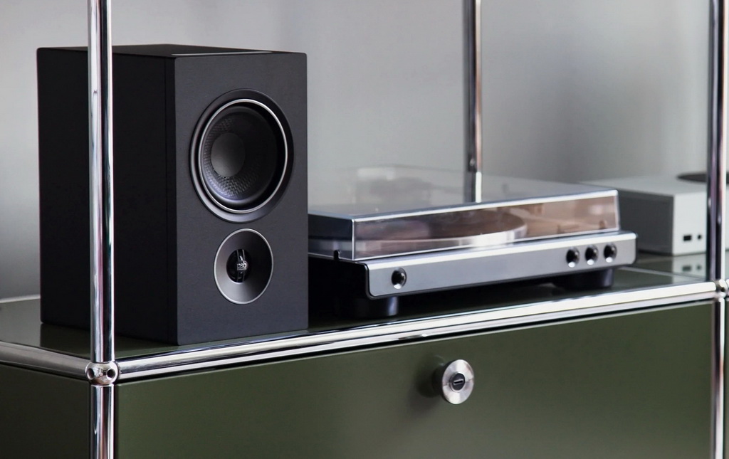 PSB_iQ1_Black_Full_System_with_Record_Player_on_Credenzaf.jpg